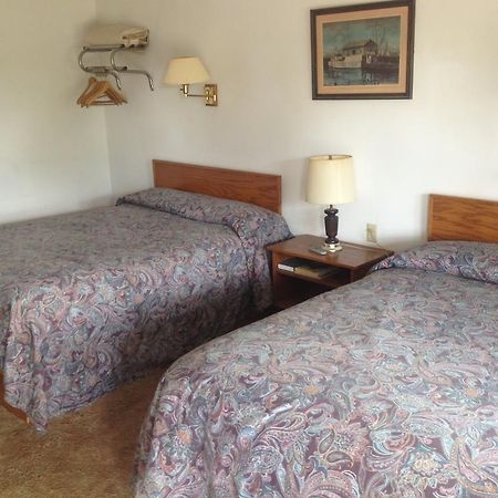 Cool City Motel Two Rivers ภายนอก รูปภาพ
